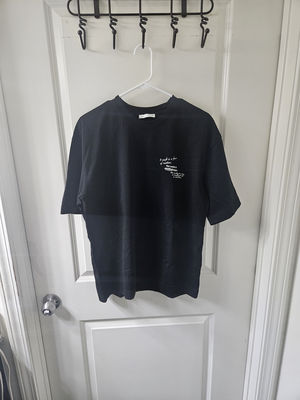 Zara Black Short-Sleeve Tee with Small White Chest Graphic - Picture 2 of 12